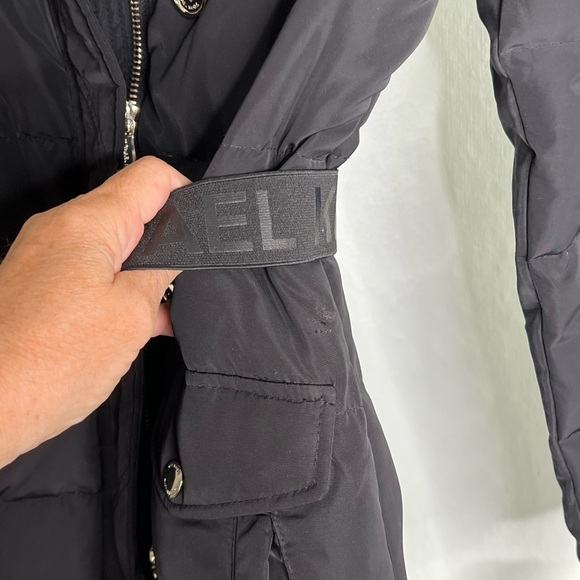 MICHAEL KORS BLACK HOODED DOWN FILLED PUFFER COAT with FLAW Sz. XS  NWT - Picture 9 of 10